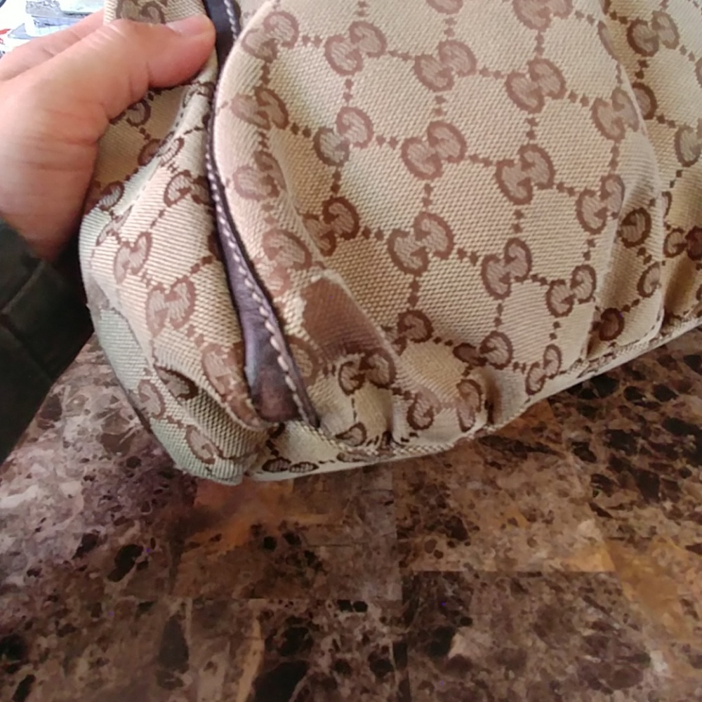 Gucci "D Ring" Abbey Bag - Picture 6 of 8